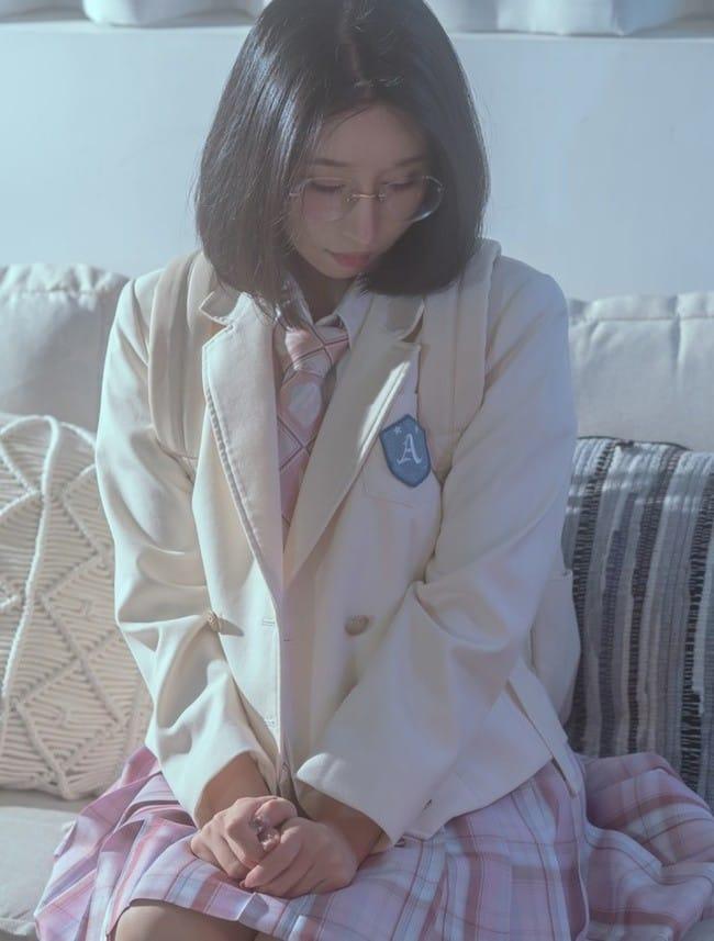 云溪溪 – NO.51 奶桃 反差学妹 [83P1V-1.73GB]-1