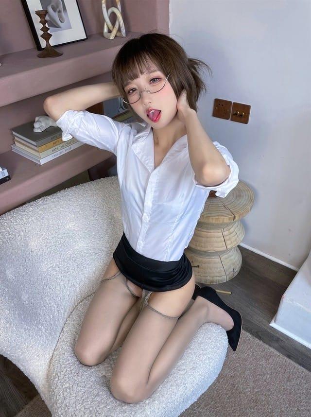 阿包也是兔娘 – NO.099 加冕图 灰丝OL [22P-86MB]-1